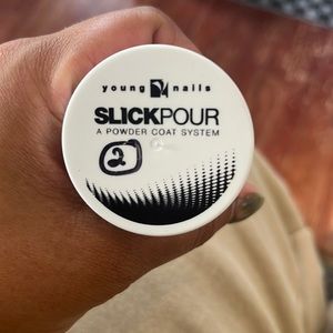 Slick Pour Powder